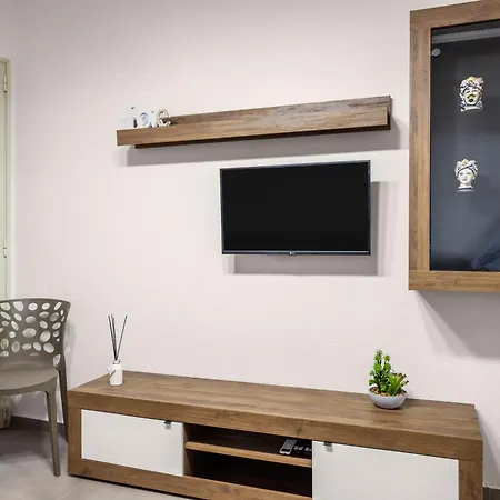 Apartment G E B *